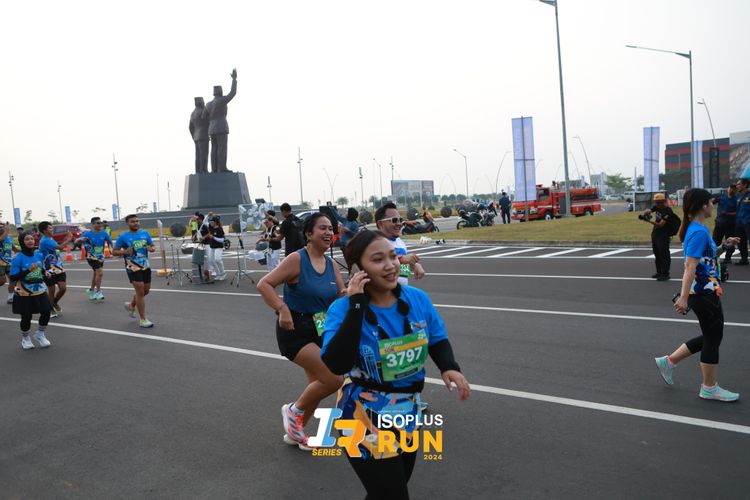 Race photo from ISOPlus Run 2024 Jakarta