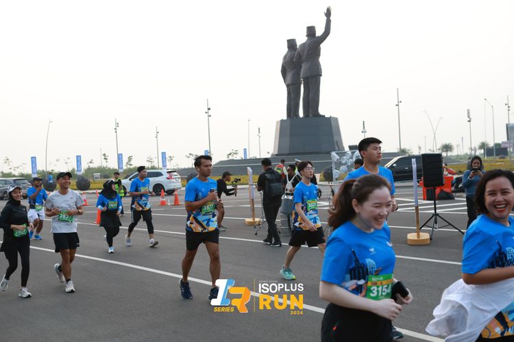 Race photo from ISOPlus Run 2024 Jakarta