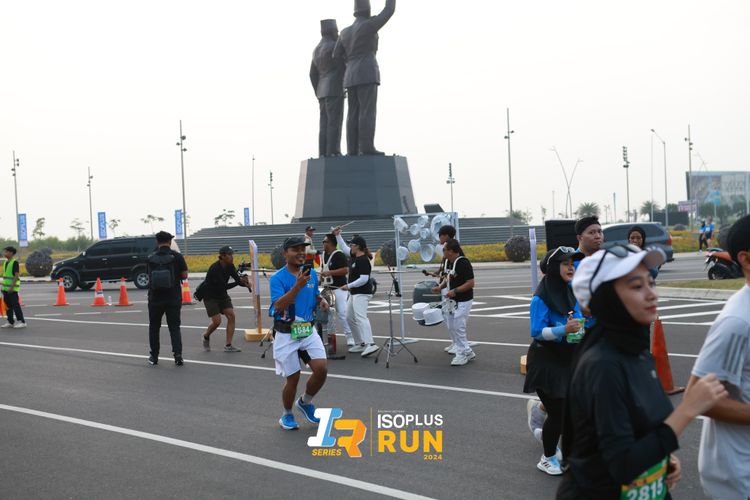 Race photo from ISOPlus Run 2024 Jakarta