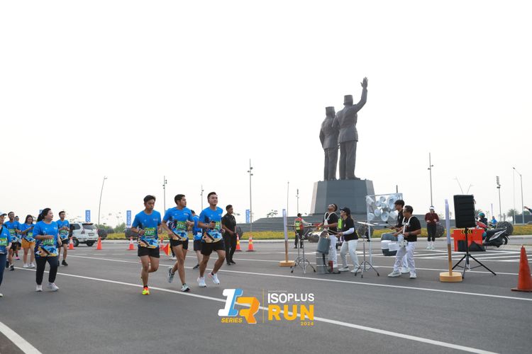 Race photo from ISOPlus Run 2024 Jakarta