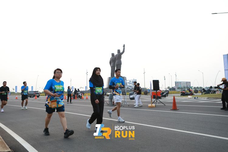 Race photo from ISOPlus Run 2024 Jakarta