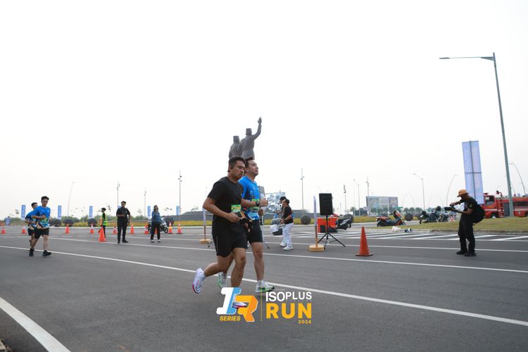 Race photo from ISOPlus Run 2024 Jakarta
