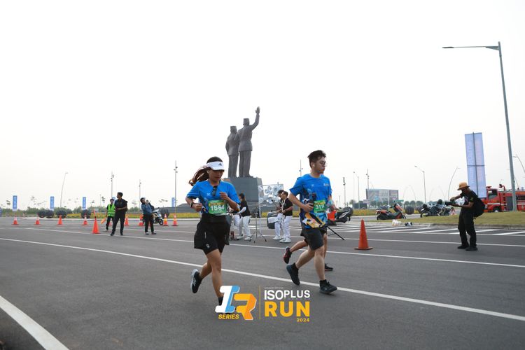 Race photo from ISOPlus Run 2024 Jakarta