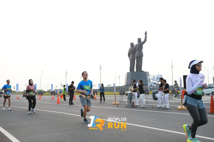 Race photo from ISOPlus Run 2024 Jakarta