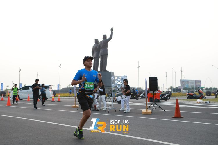 Race photo from ISOPlus Run 2024 Jakarta