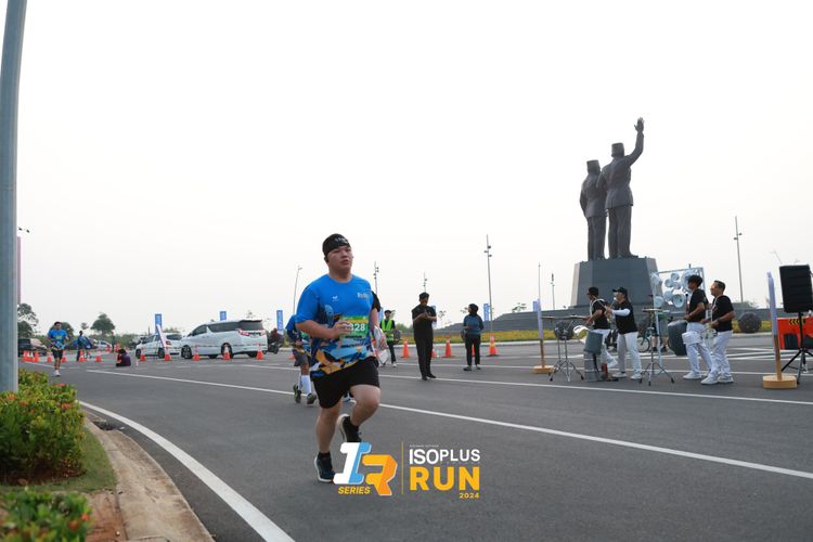 Race photo from ISOPlus Run 2024 Jakarta