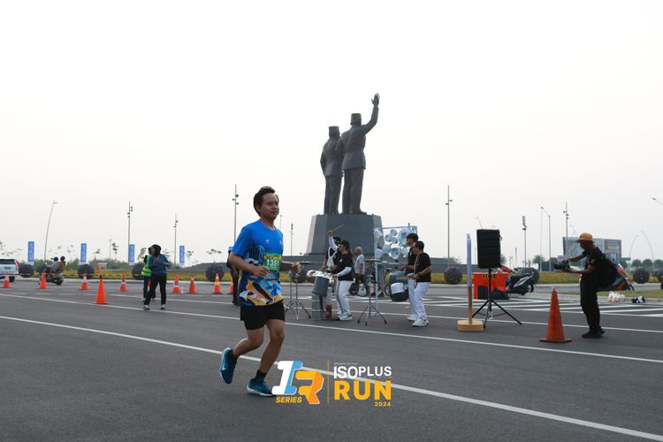 Race photo from ISOPlus Run 2024 Jakarta