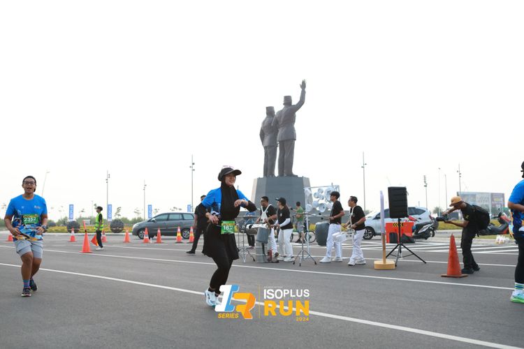 Race photo from ISOPlus Run 2024 Jakarta