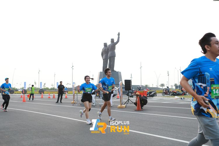 Race photo from ISOPlus Run 2024 Jakarta