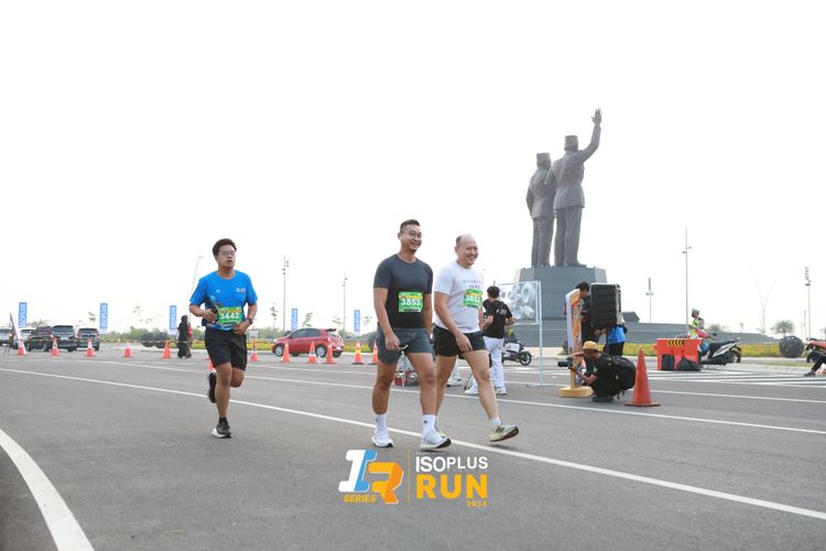 Race photo from ISOPlus Run 2024 Jakarta