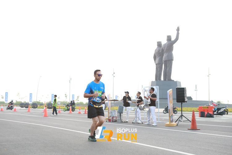 Race photo from ISOPlus Run 2024 Jakarta