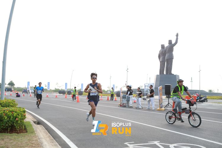 Race photo from ISOPlus Run 2024 Jakarta