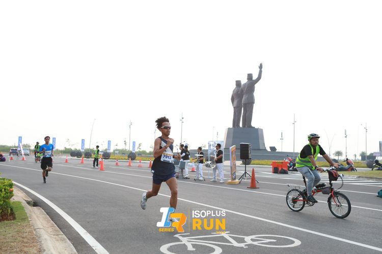 Race photo from ISOPlus Run 2024 Jakarta