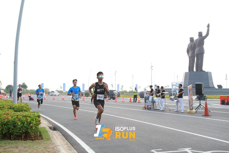 Race photo from ISOPlus Run 2024 Jakarta