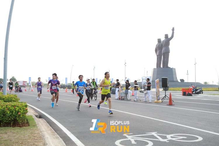 Race photo from ISOPlus Run 2024 Jakarta