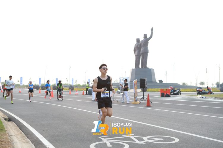 Race photo from ISOPlus Run 2024 Jakarta