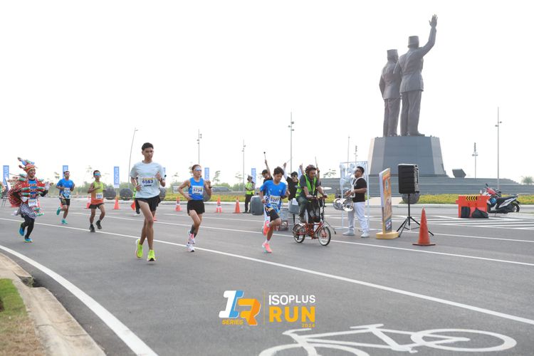 Race photo from ISOPlus Run 2024 Jakarta