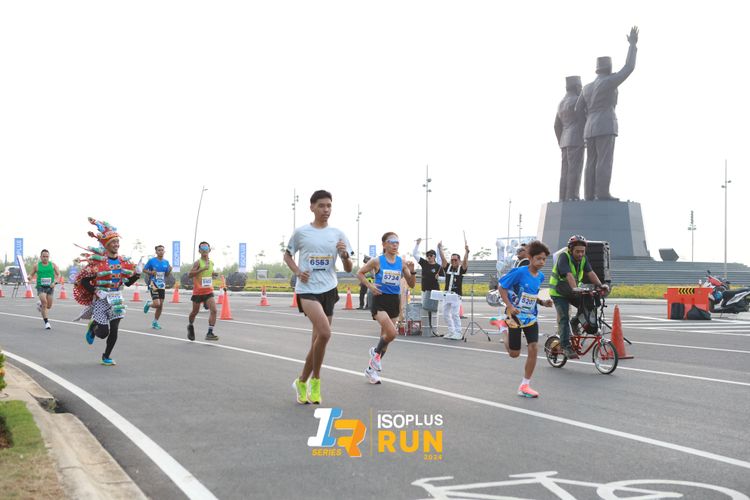 Race photo from ISOPlus Run 2024 Jakarta
