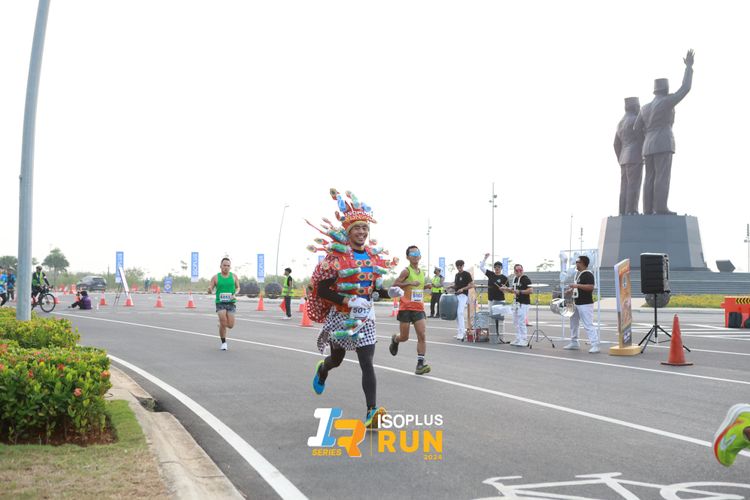 Race photo from ISOPlus Run 2024 Jakarta