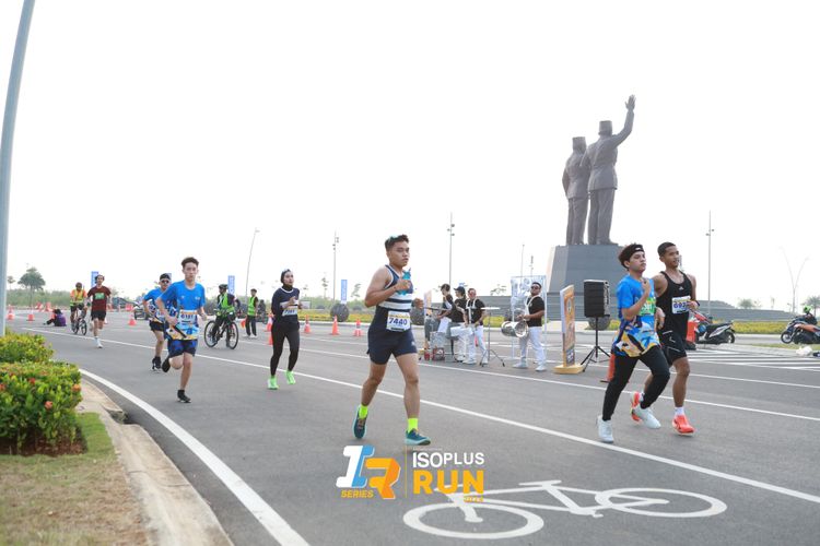 Race photo from ISOPlus Run 2024 Jakarta