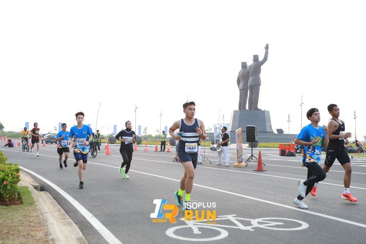 Race photo from ISOPlus Run 2024 Jakarta