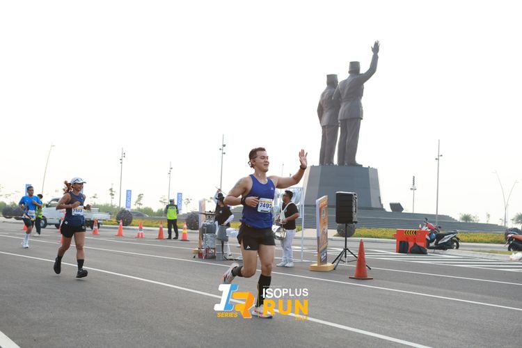 Race photo from ISOPlus Run 2024 Jakarta