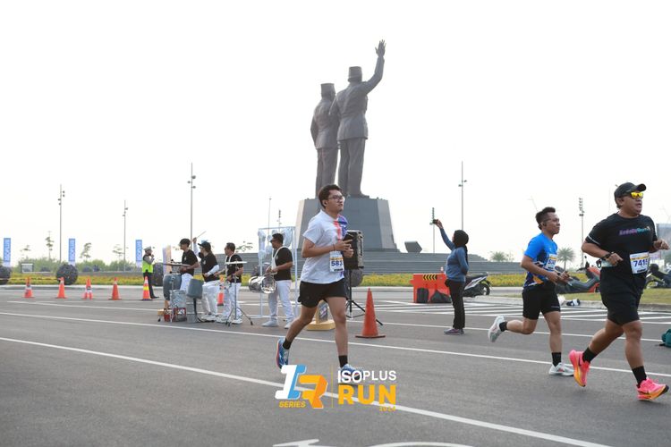 Race photo from ISOPlus Run 2024 Jakarta
