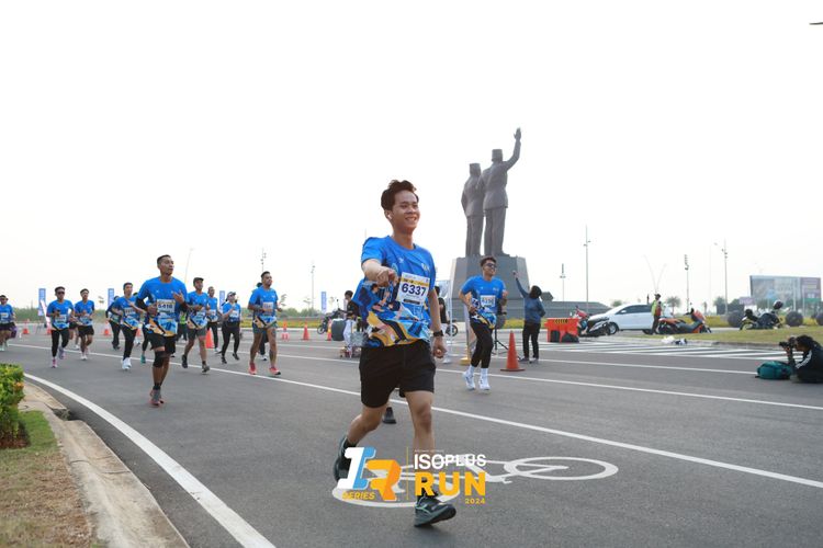 Race photo from ISOPlus Run 2024 Jakarta