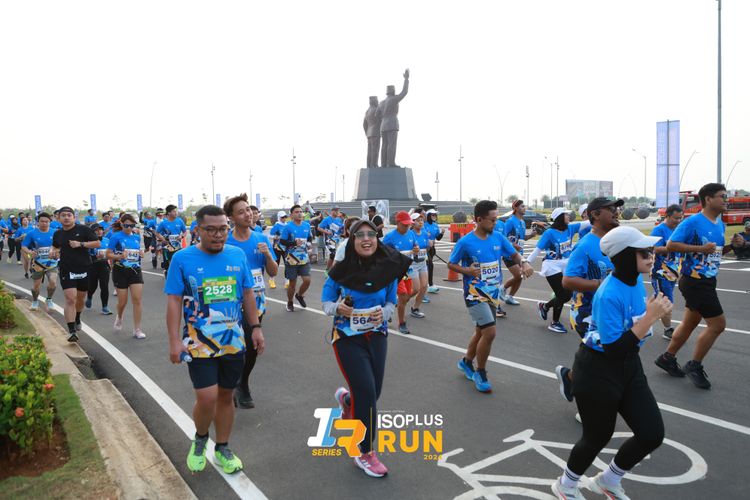 Race photo from ISOPlus Run 2024 Jakarta