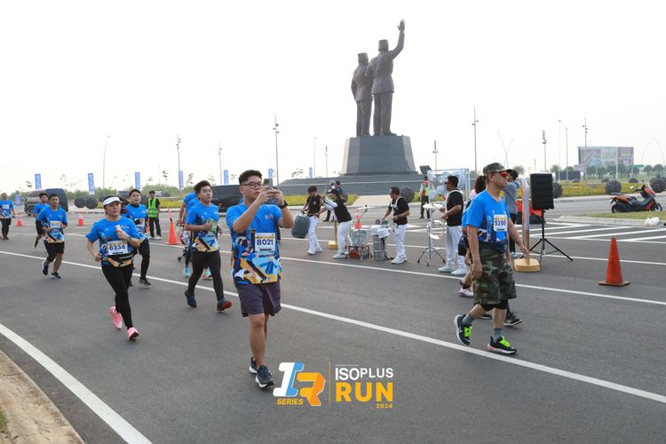 Race photo from ISOPlus Run 2024 Jakarta