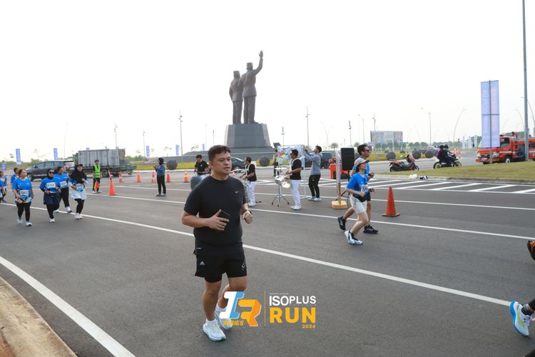 Race photo from ISOPlus Run 2024 Jakarta