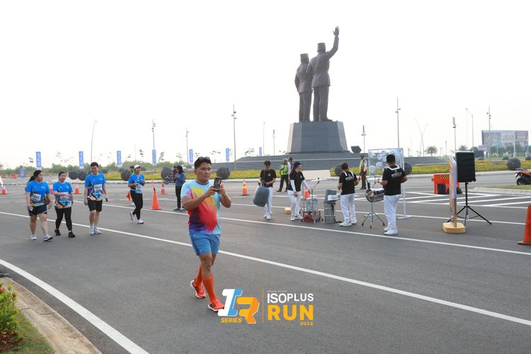Race photo from ISOPlus Run 2024 Jakarta
