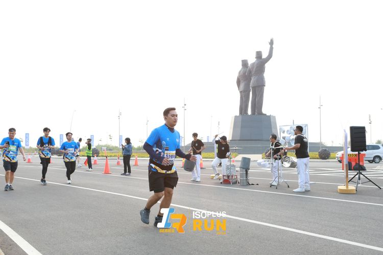 Race photo from ISOPlus Run 2024 Jakarta