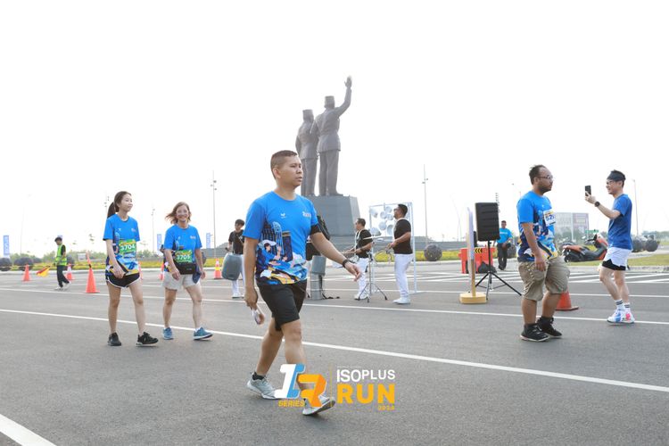 Race photo from ISOPlus Run 2024 Jakarta