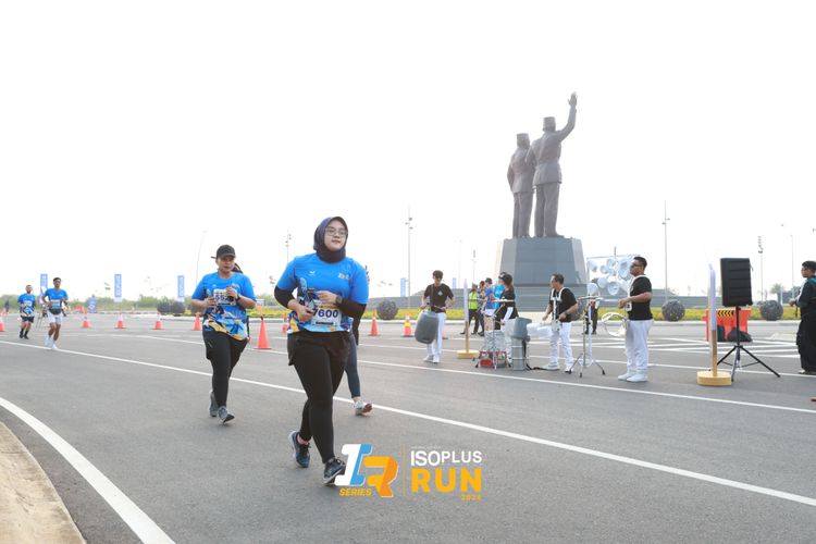 Race photo from ISOPlus Run 2024 Jakarta