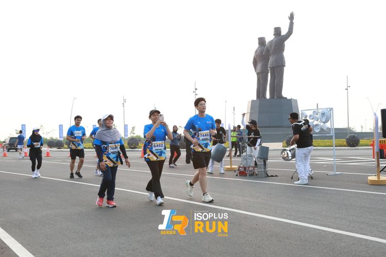Race photo from ISOPlus Run 2024 Jakarta