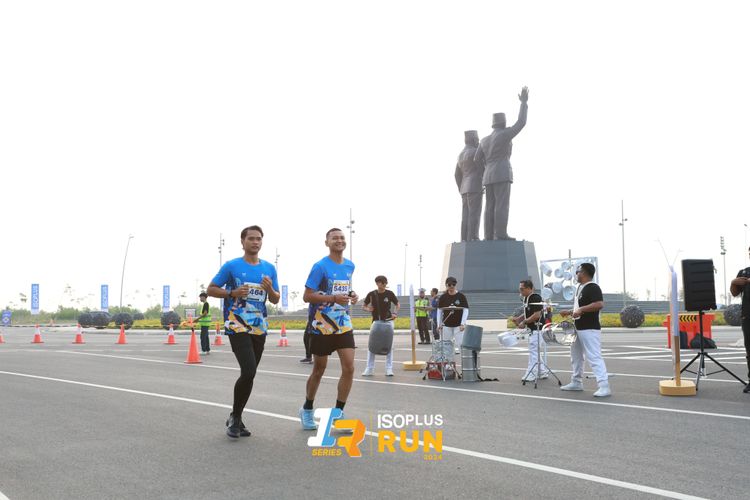 Race photo from ISOPlus Run 2024 Jakarta