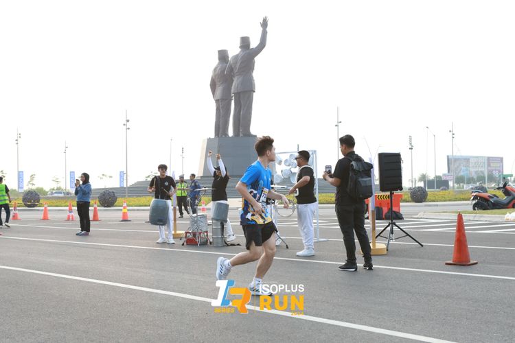 Race photo from ISOPlus Run 2024 Jakarta