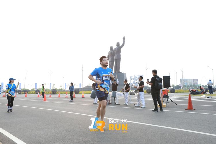 Race photo from ISOPlus Run 2024 Jakarta