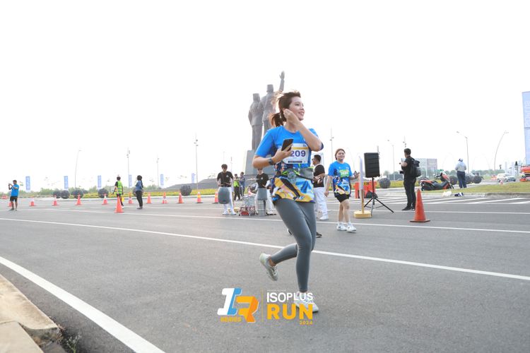 Race photo from ISOPlus Run 2024 Jakarta