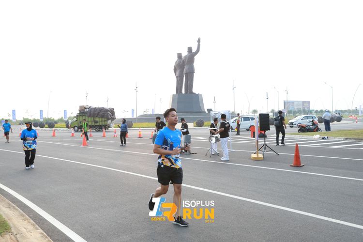 Race photo from ISOPlus Run 2024 Jakarta