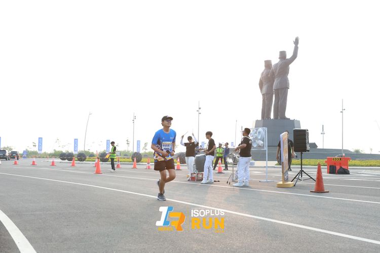 Race photo from ISOPlus Run 2024 Jakarta
