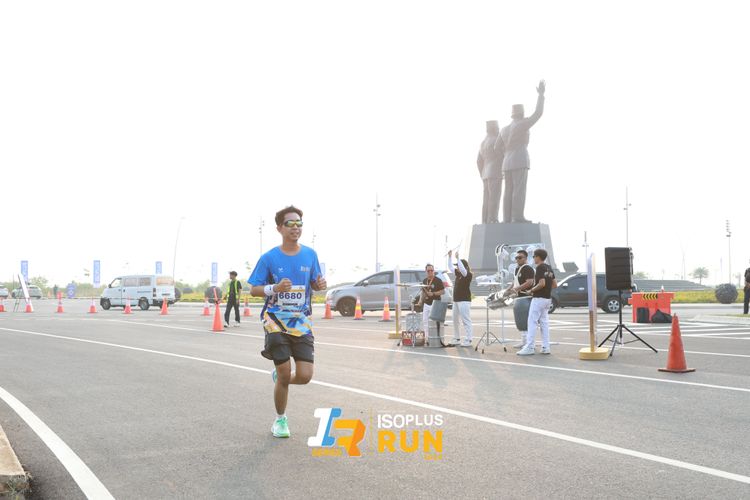 Race photo from ISOPlus Run 2024 Jakarta