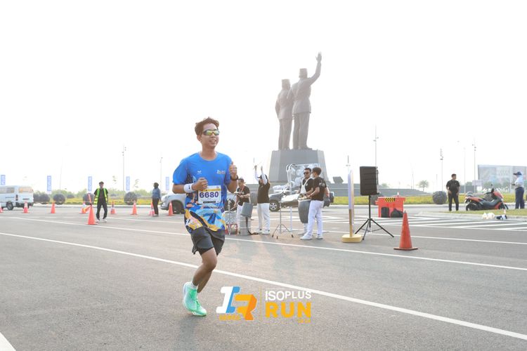 Race photo from ISOPlus Run 2024 Jakarta