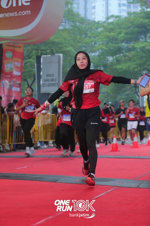 Race photo from ONE RUN 10 K