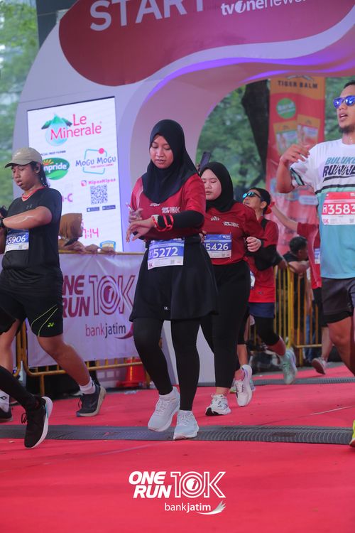 Race photo from ONE RUN 10 K