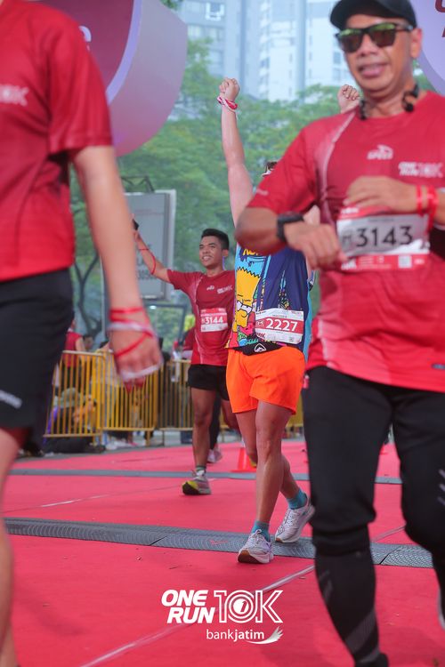 Race photo from ONE RUN 10 K