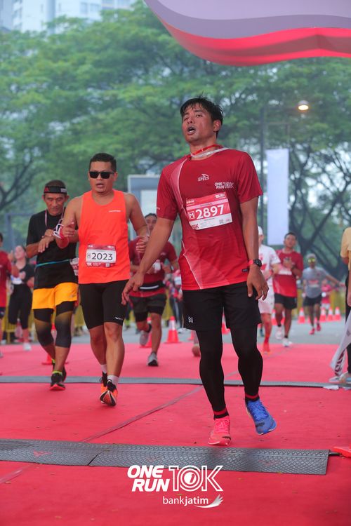 Race photo from ONE RUN 10 K