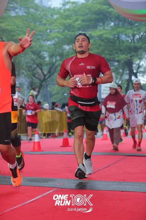 Race photo from ONE RUN 10 K