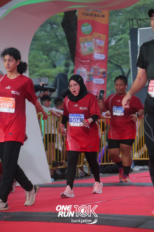 Race photo from ONE RUN 10 K